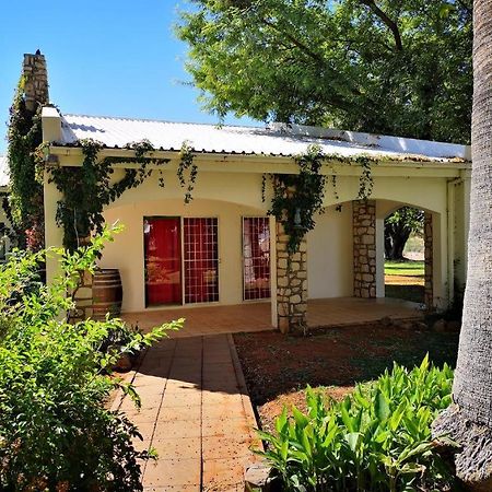 Kalahari Farmhouse, Namibia มาเรียนทอล ภายนอก รูปภาพ