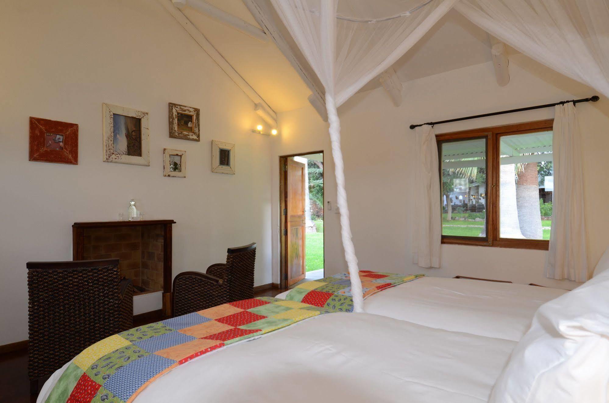 Kalahari Farmhouse, Namibia มาเรียนทอล ภายนอก รูปภาพ