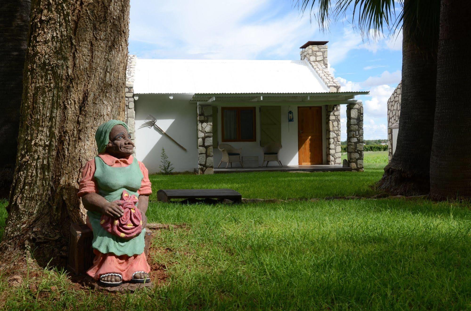 Kalahari Farmhouse, Namibia มาเรียนทอล ภายนอก รูปภาพ